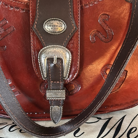 American West handbag, ladies, all leather, handmade, silver buckle. Like new - Picture 14 of 15